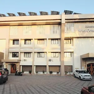 Super Townhouse Dona Castle Hotel