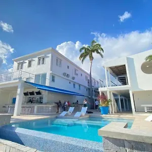 https://sea-view-beach-hotel.comcaribbean.com